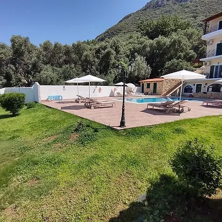 Archontiko Loukis Aparthotel 3*